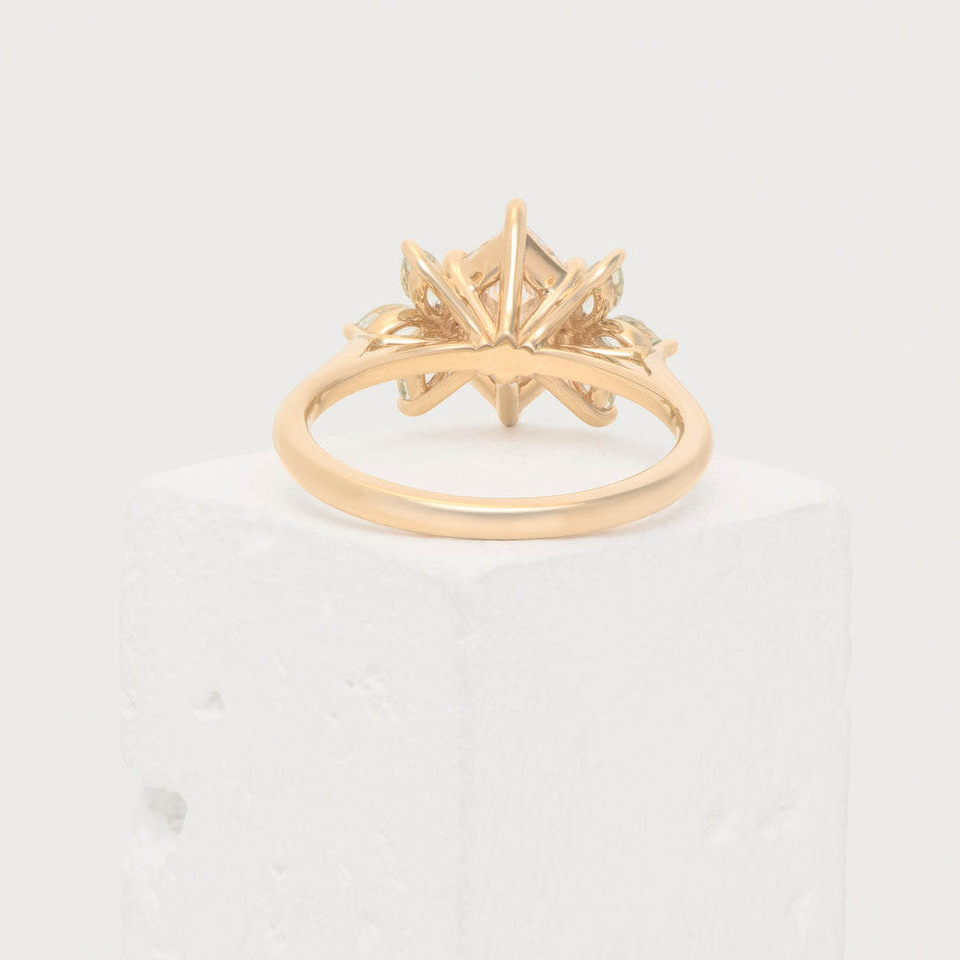 14k Yellow Gold 1.54ct Hexagon Lab-Grown Diamond Engagment Ring with Green Sapphire Accent