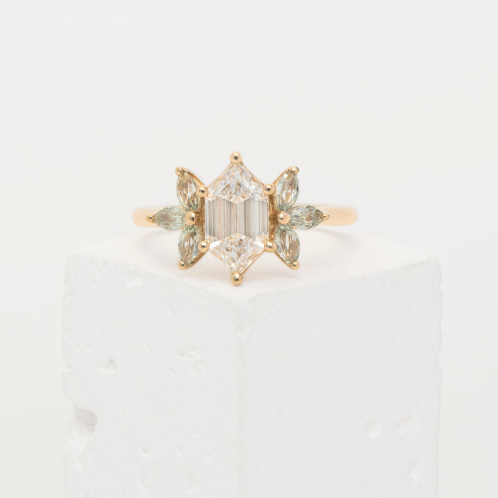 14k Yellow Gold 1.54ct Hexagon Lab-Grown Diamond Engagment Ring with Green Sapphire Accent