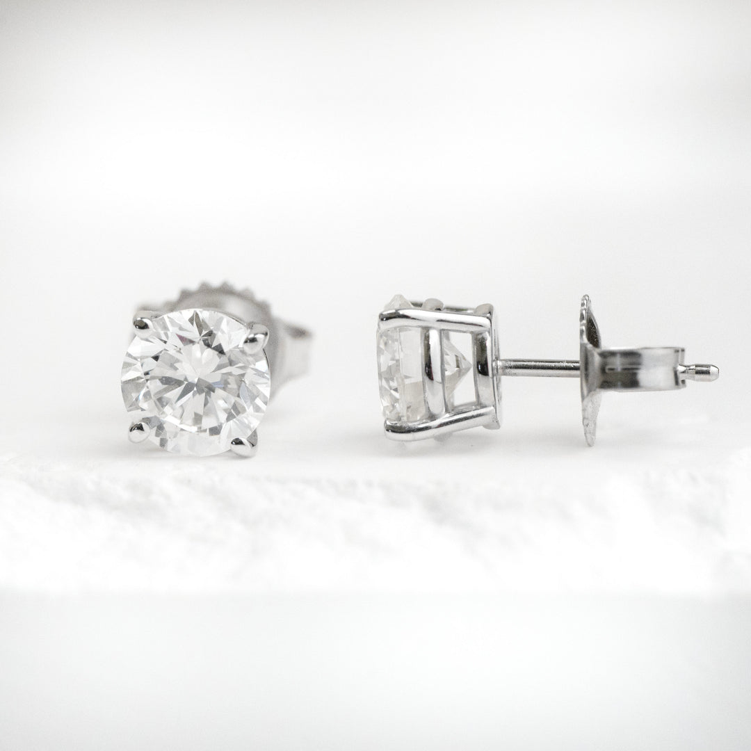 14KW 2.02ct  4- Prong LAB Diam