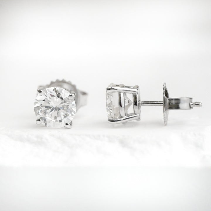 14KW 2.02ct  4- Prong LAB Diam