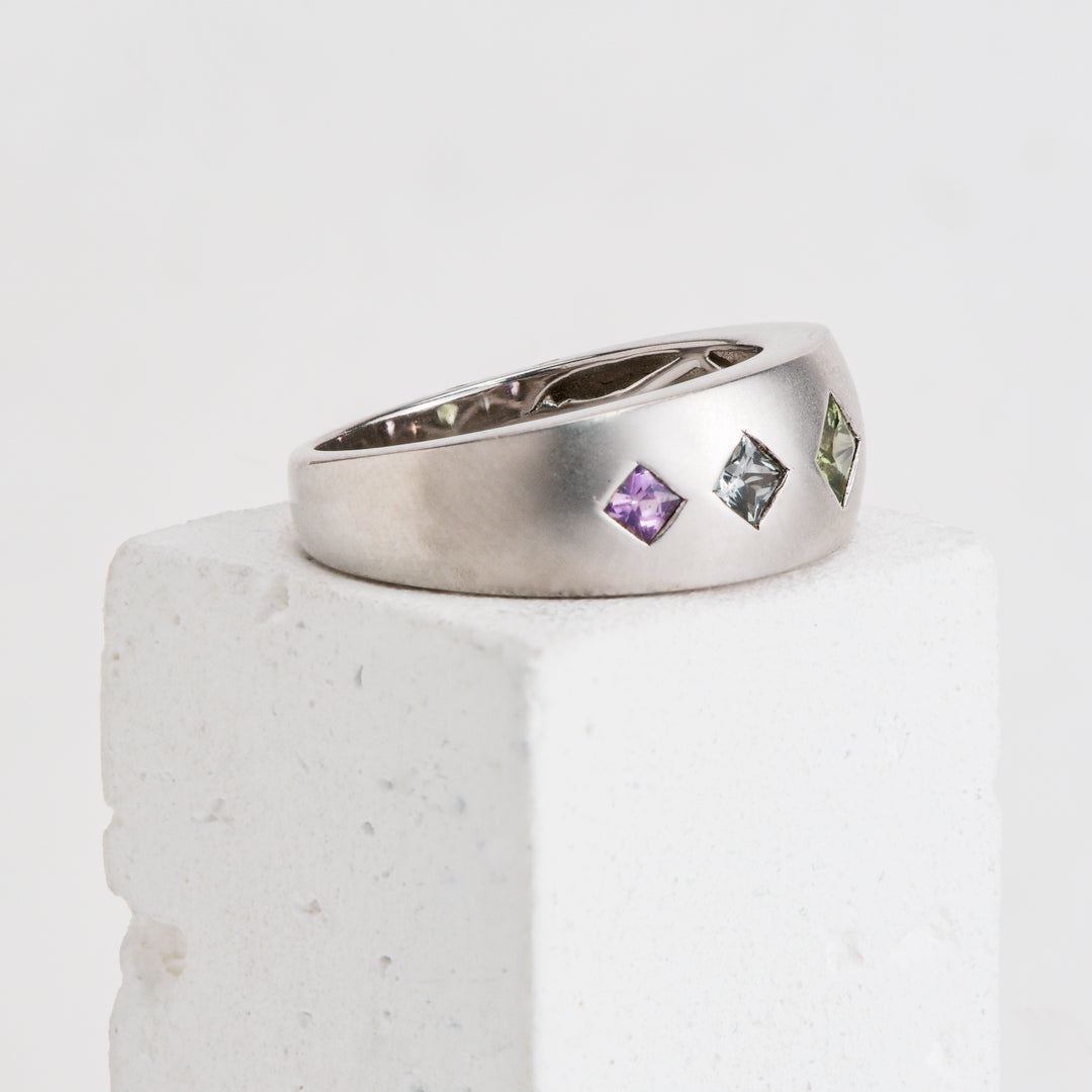 SS .68ctw Multi Sapphire Flush
