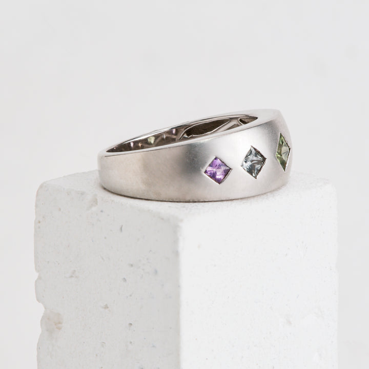 SS .68ctw Multi Sapphire Flush