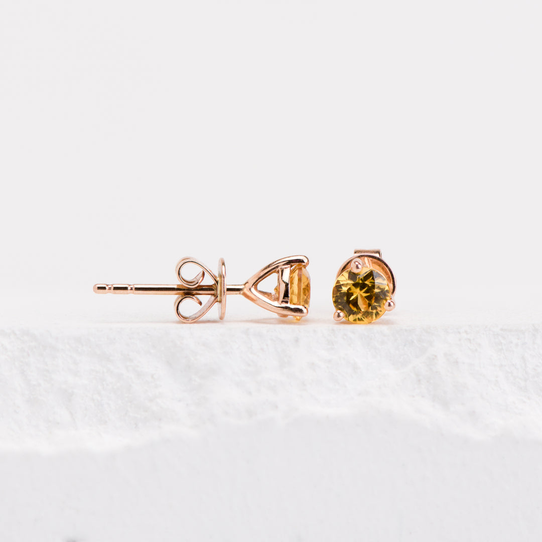 14KR .85ctw Yellow Sapphire St