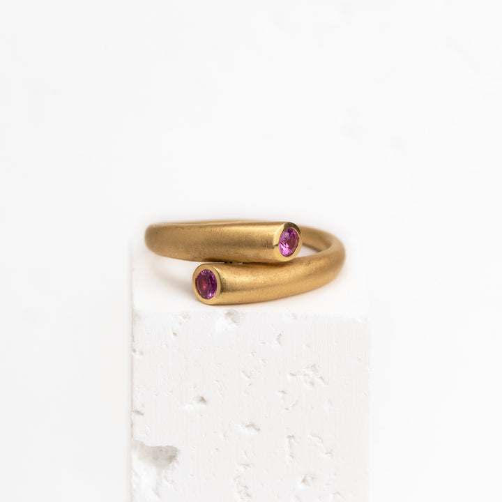 18KY .23ctw Pink Sapp Carelle