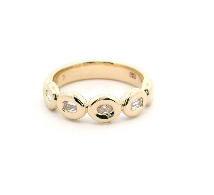 14KY BAG & OV Dia (.17cttw)Bezel Set Wedding Band 6.5