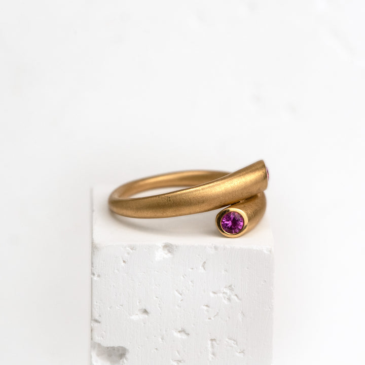 18KY .23ctw Pink Sapp Carelle