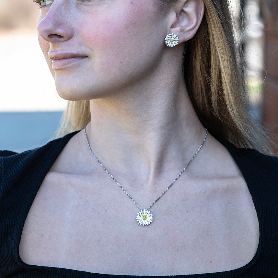 Sterling Silver White Daisy Ne