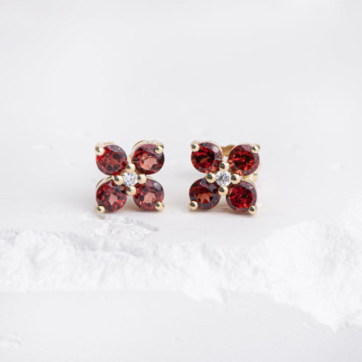 14KY Flower 7mm rnd 1.44ctw Ga