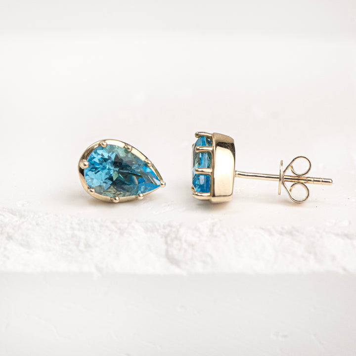 14K Yellow Gold Blue Topaz Pear Stud Earrings