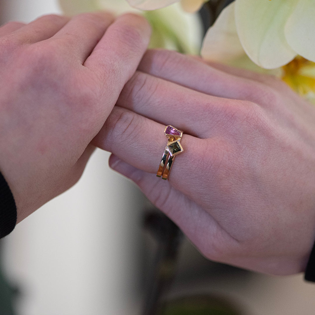 14KY .48ct Pink Shield Sapp Sz