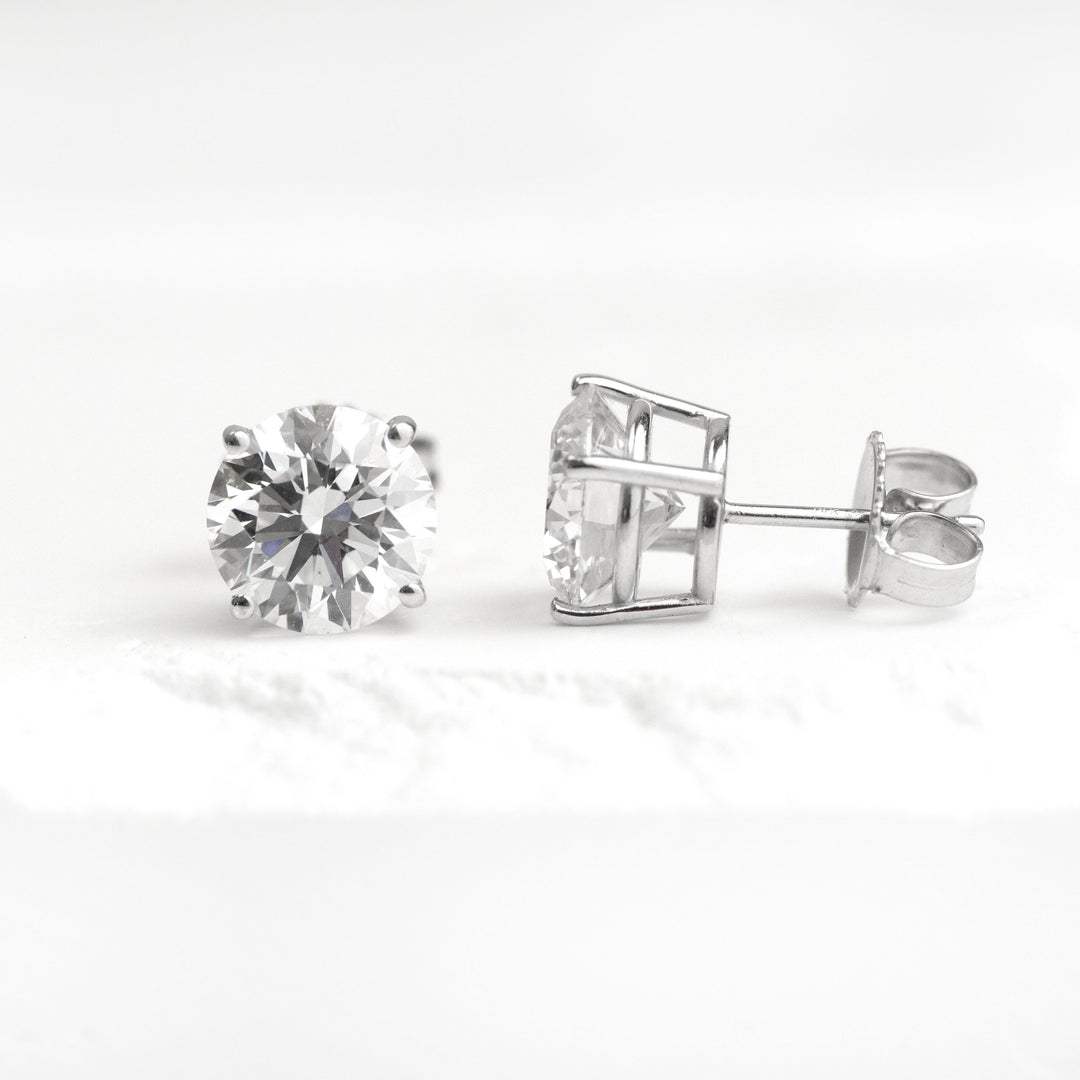 14KW 4.10ct  4- Prong LAB Diam