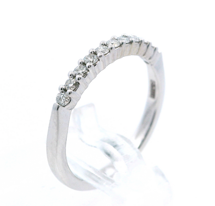 14K White Gold 11 Diamond Shared Prong Band (Size 6.5)