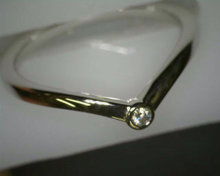 14KW Bezel Set  2mm RD Diamond Chevron Ring Sz 6.5