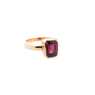 18KR 5ct Rhodolite Garnet Ring