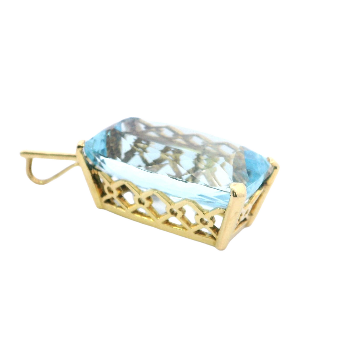 18KY 30ct Aquamarine Pendant ONLY