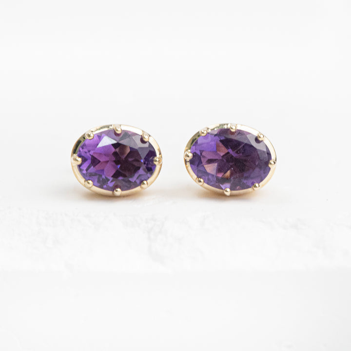 14K Yellow Gold Amethyst Oval Stud Earrings