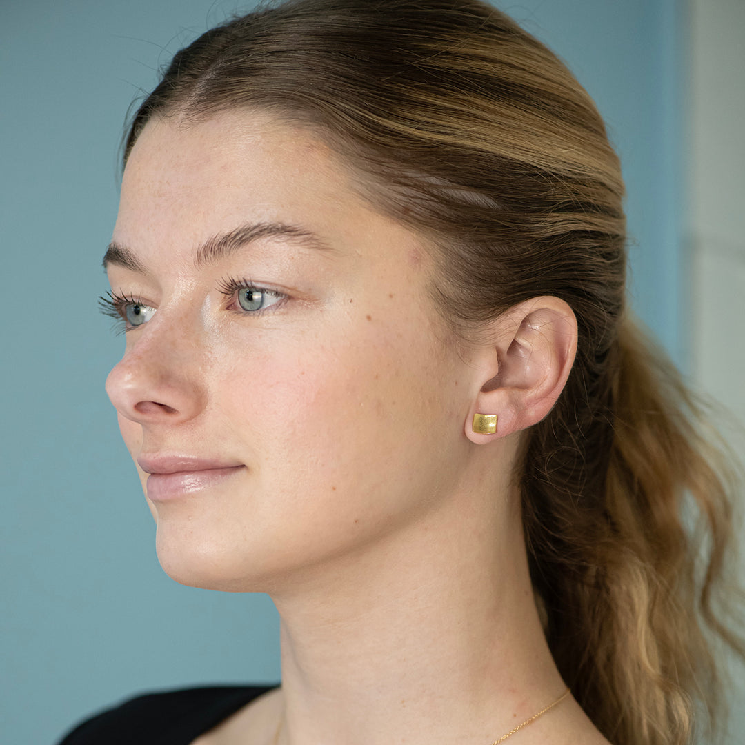 18KY Square w/ 14KY posts