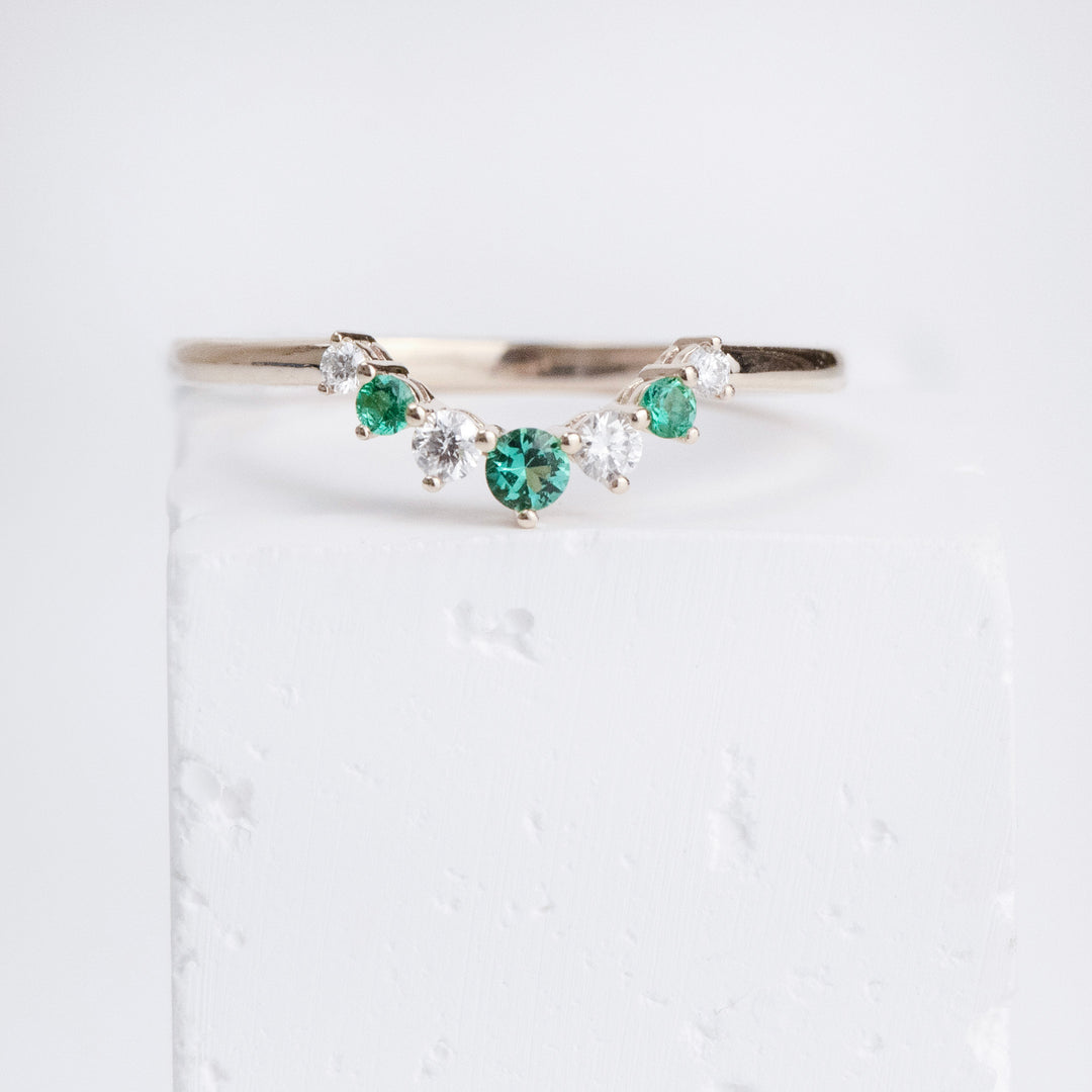 14K Yellow Gold Emerald Diamond Ring Contour Chevron Band