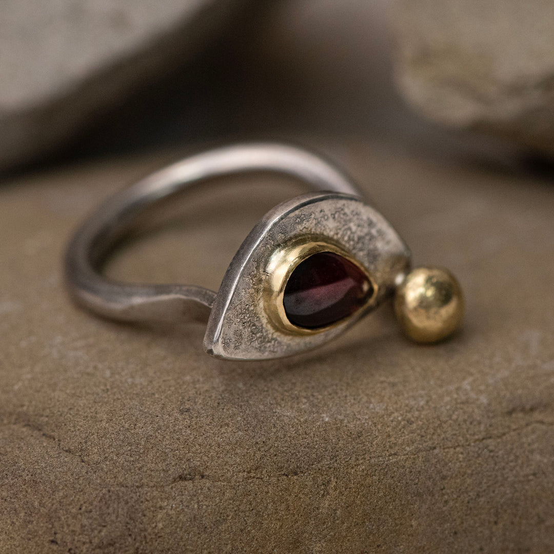 Argentium Silver Ring with Gar