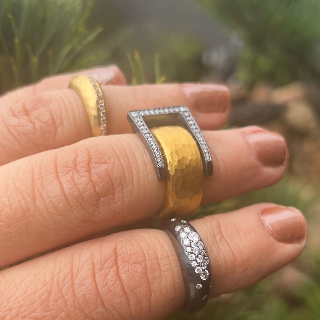 Boogie Line Oxidized Silver Ring with Diamonds